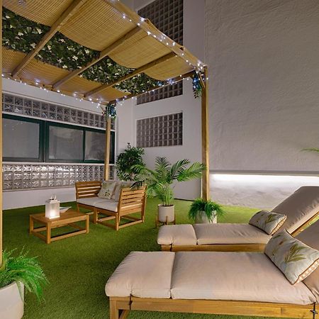 C30 Deluxe Studio With Terrace Into Cathedral Square Apartment Malaga Bagian luar foto