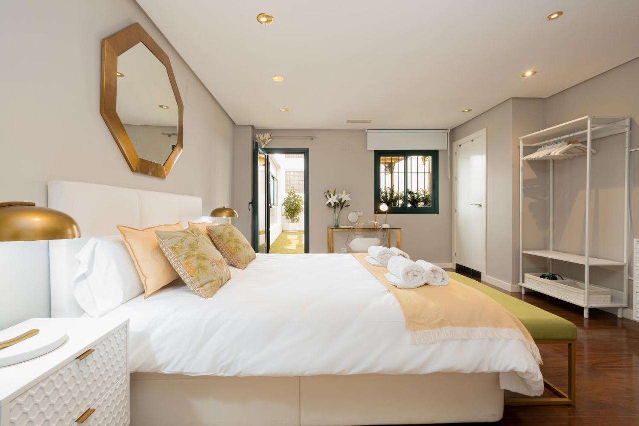 C30 Deluxe Studio With Terrace Into Cathedral Square Apartment Malaga Bagian luar foto