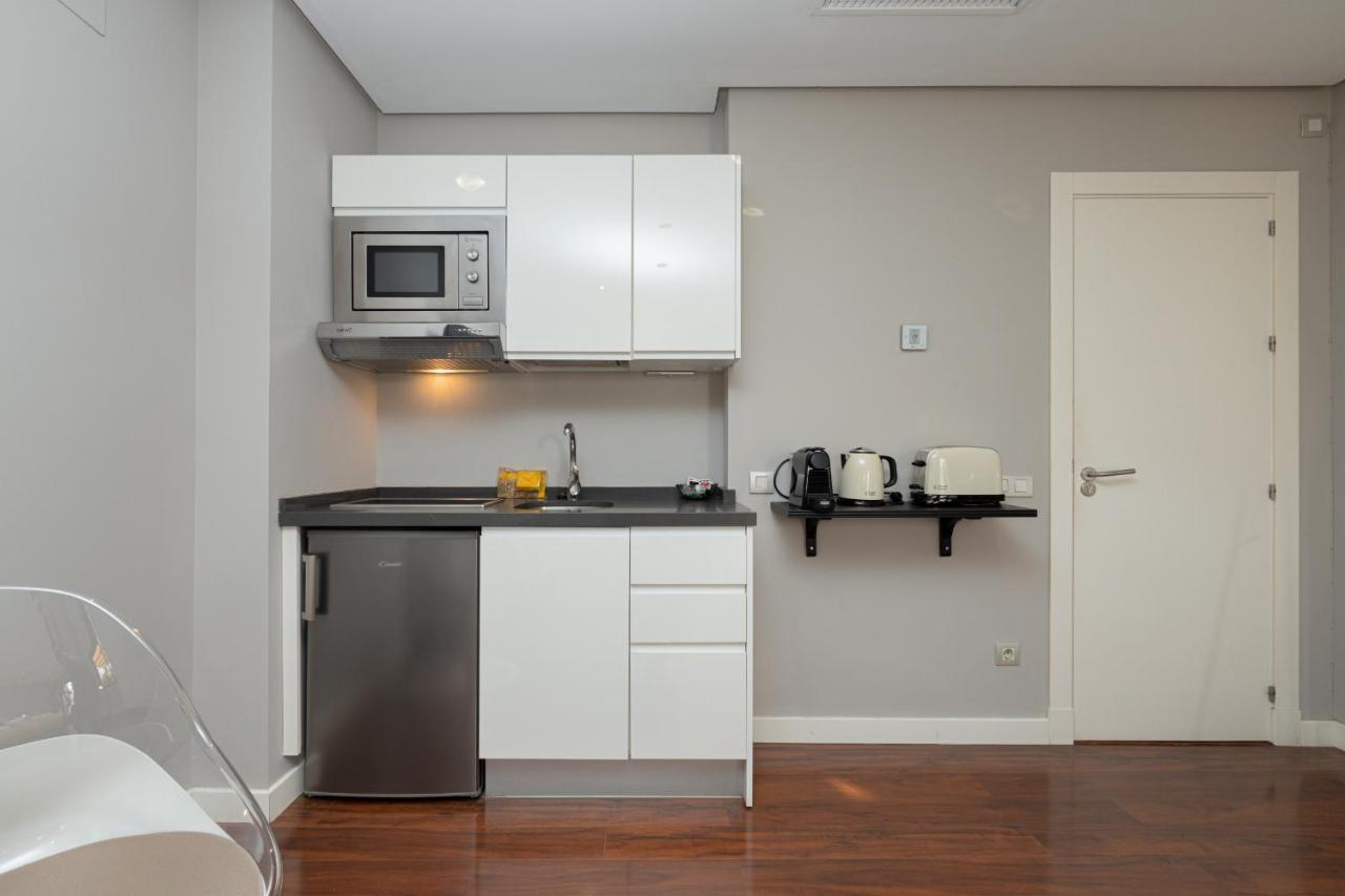 C30 Deluxe Studio With Terrace Into Cathedral Square Apartment Malaga Bagian luar foto