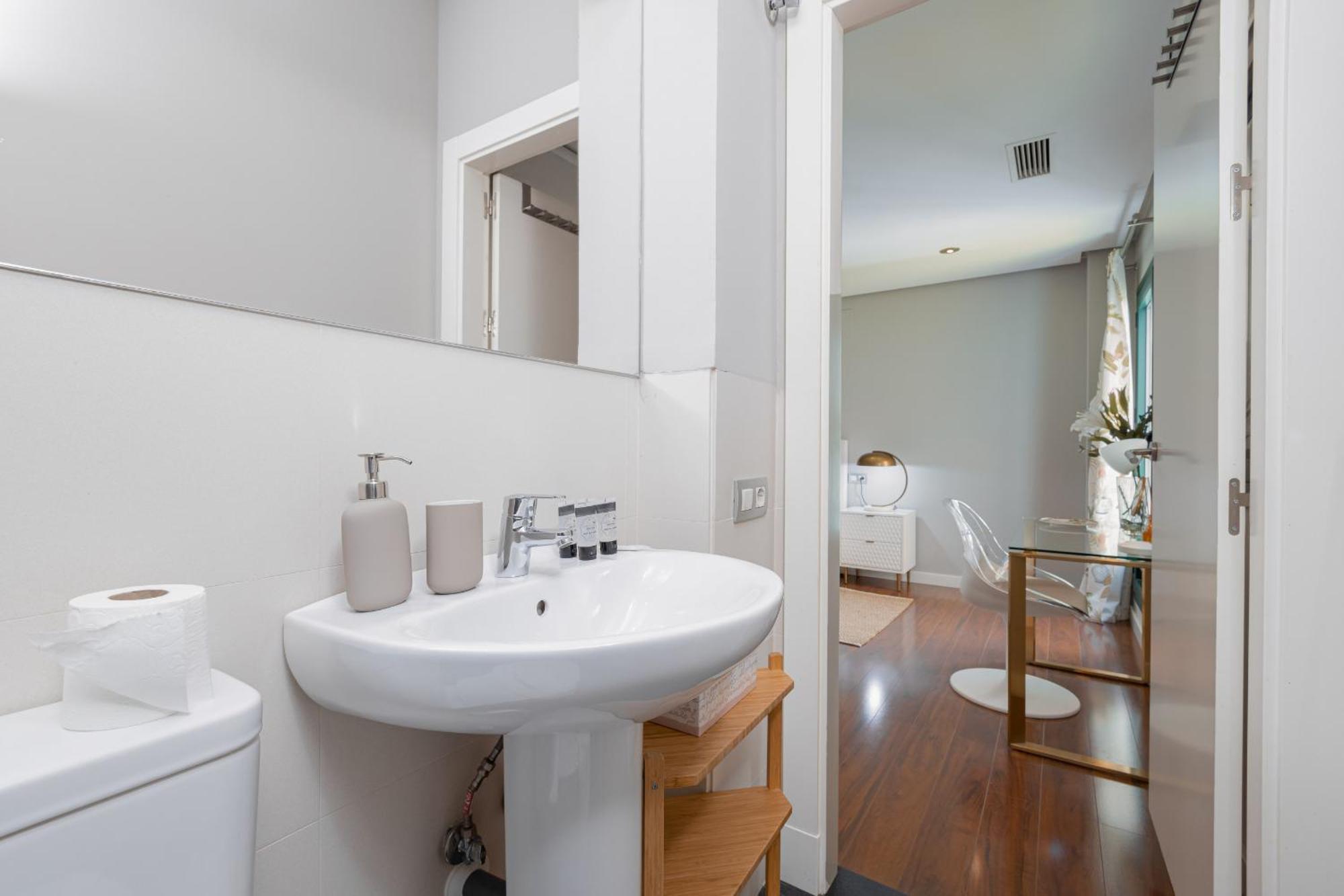 C30 Deluxe Studio With Terrace Into Cathedral Square Apartment Malaga Bagian luar foto