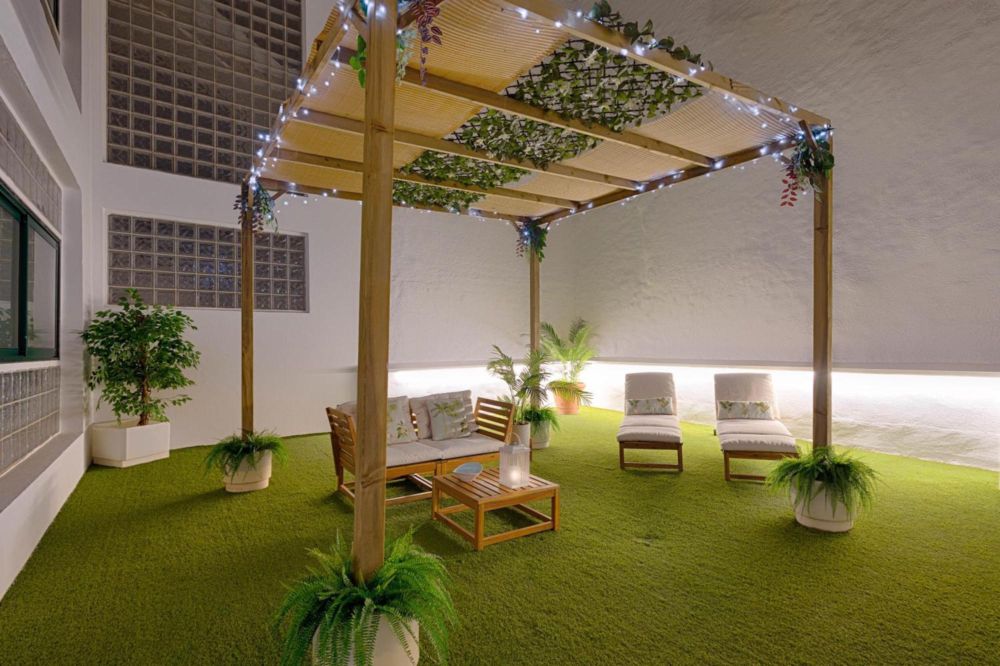 C30 Deluxe Studio With Terrace Into Cathedral Square Apartment Malaga Bagian luar foto
