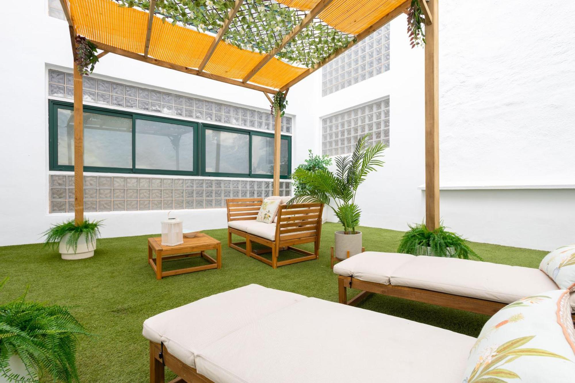 C30 Deluxe Studio With Terrace Into Cathedral Square Apartment Malaga Bagian luar foto