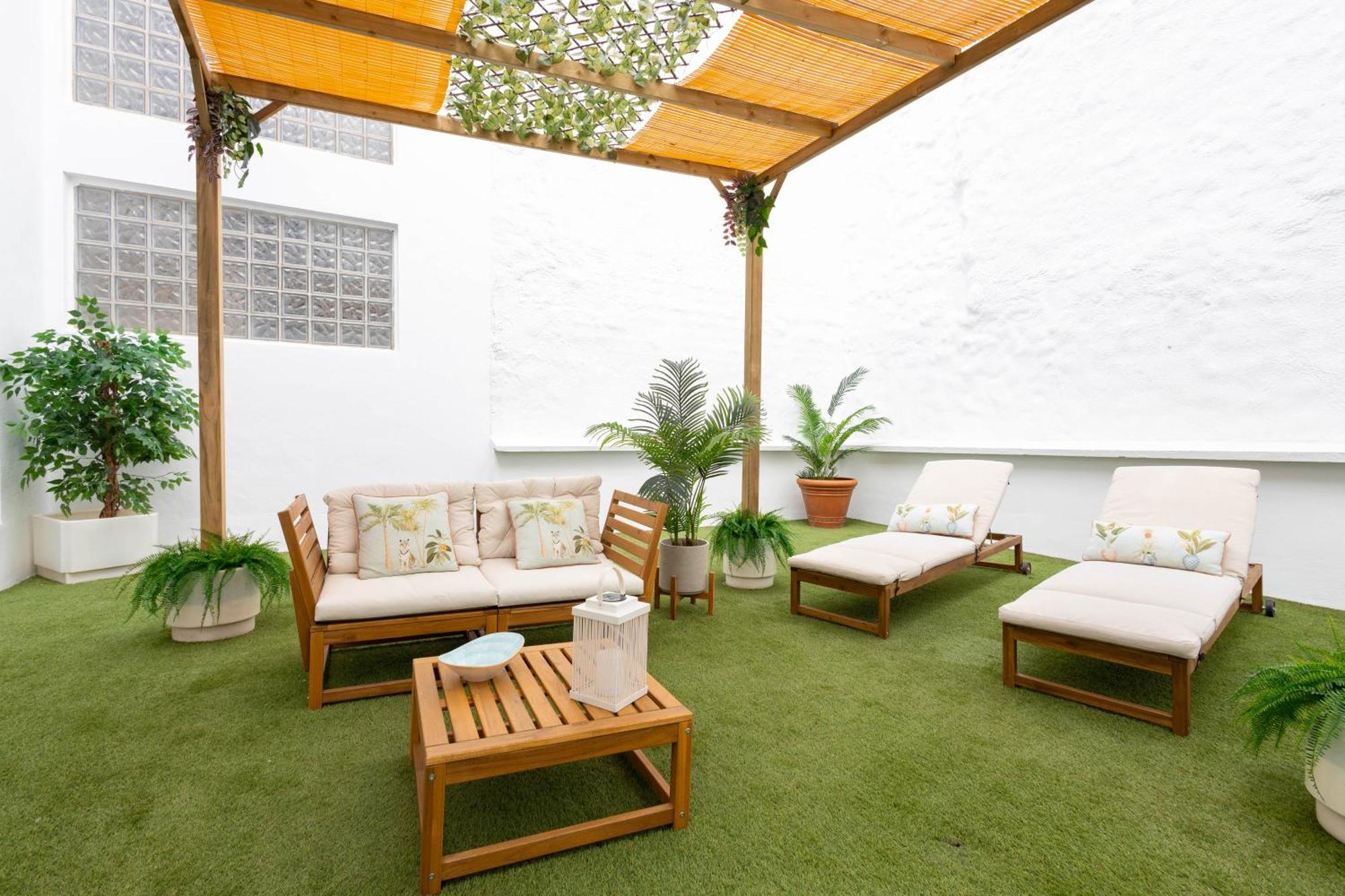 C30 Deluxe Studio With Terrace Into Cathedral Square Apartment Malaga Bagian luar foto