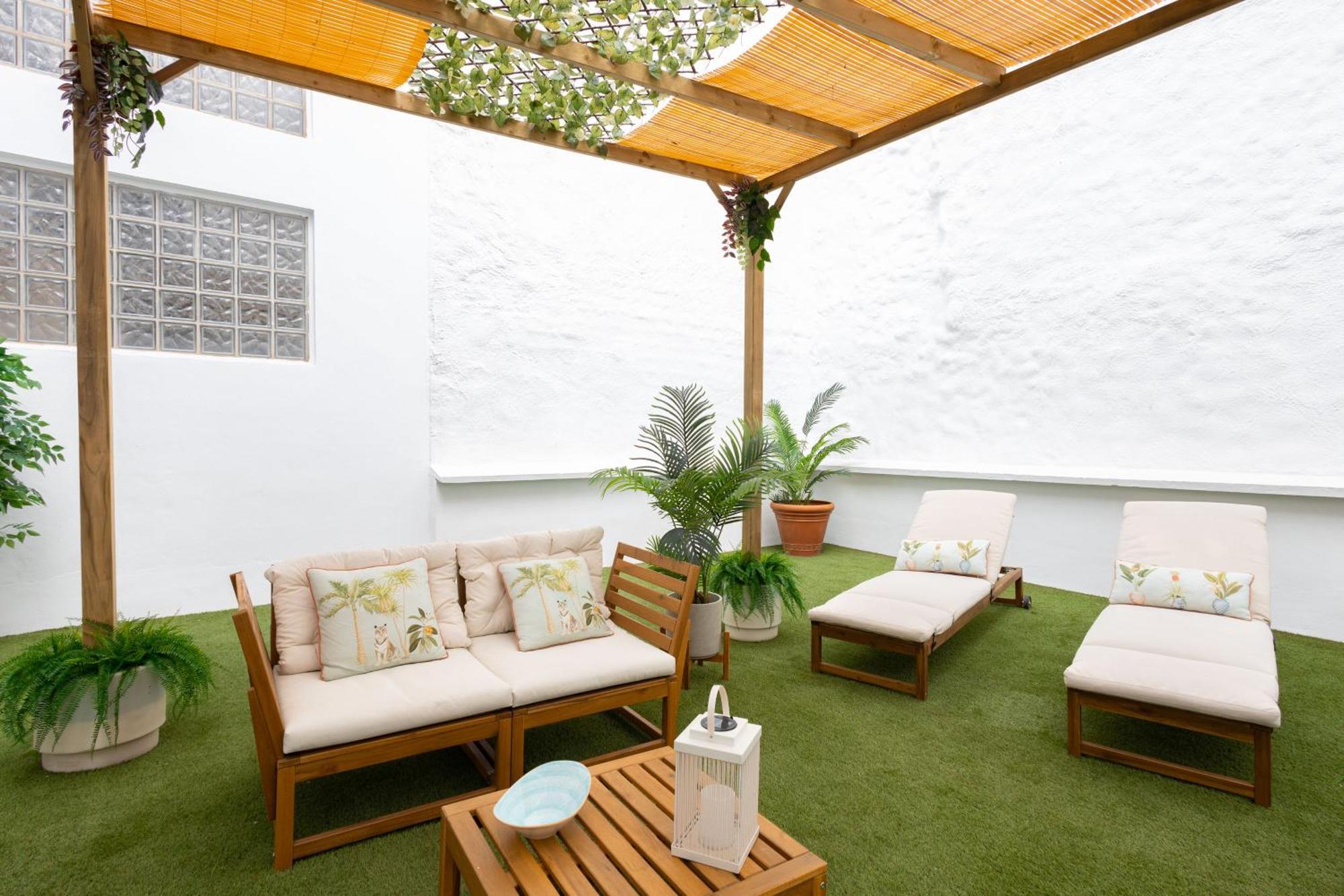 C30 Deluxe Studio With Terrace Into Cathedral Square Apartment Malaga Bagian luar foto