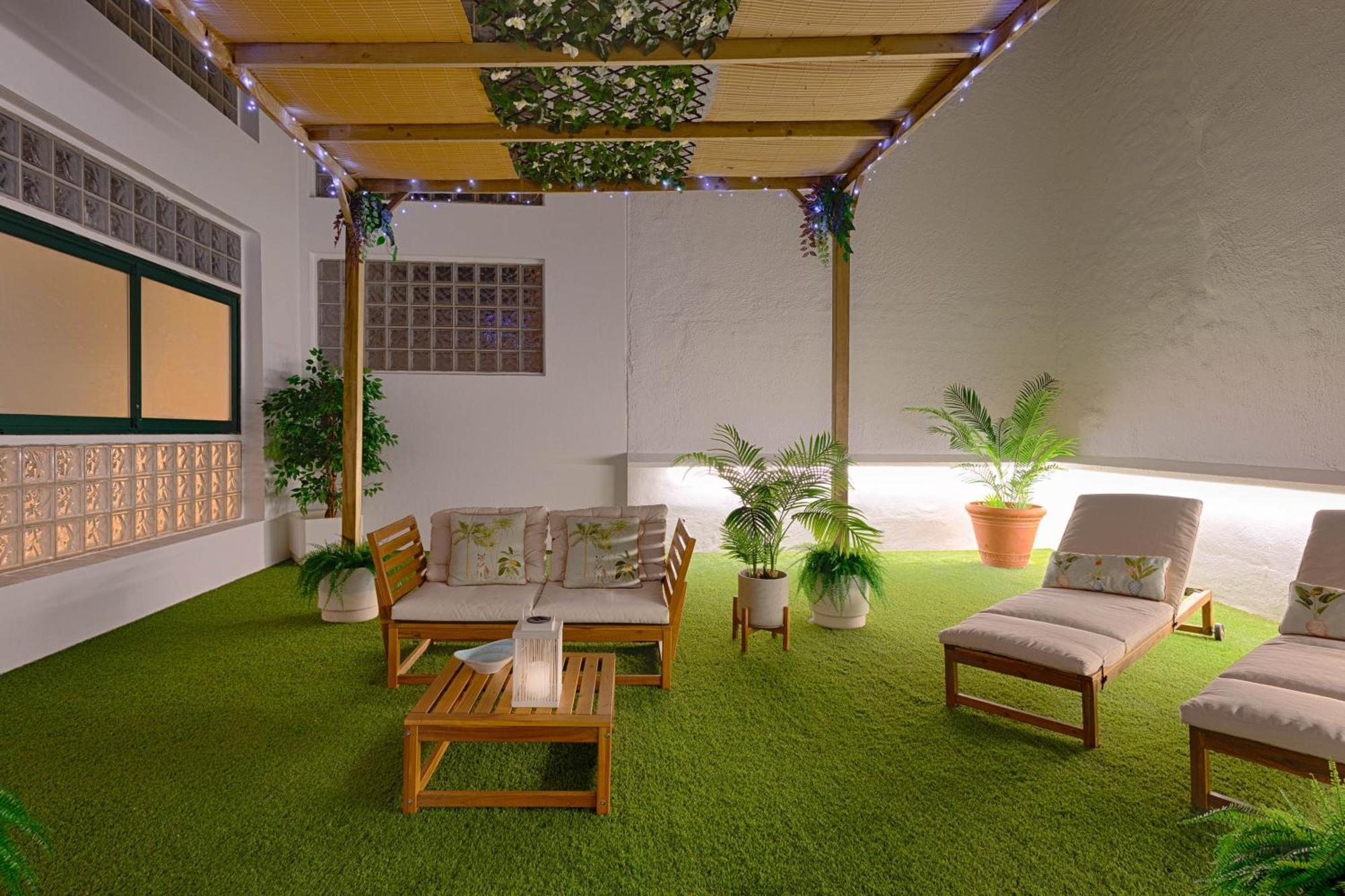 C30 Deluxe Studio With Terrace Into Cathedral Square Apartment Malaga Bagian luar foto