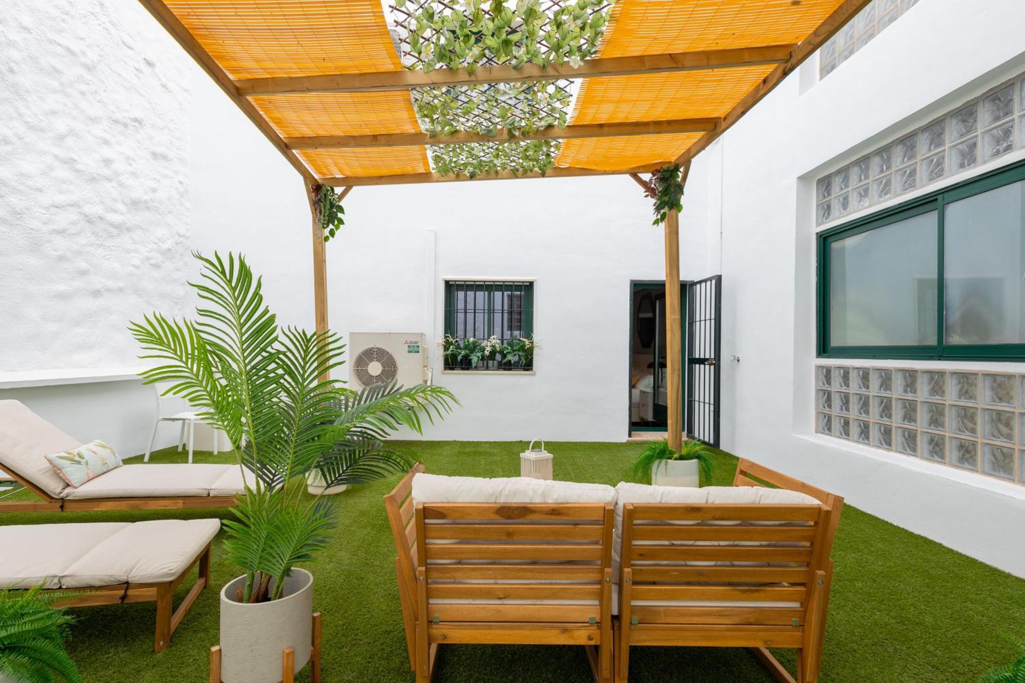 C30 Deluxe Studio With Terrace Into Cathedral Square Apartment Malaga Bagian luar foto