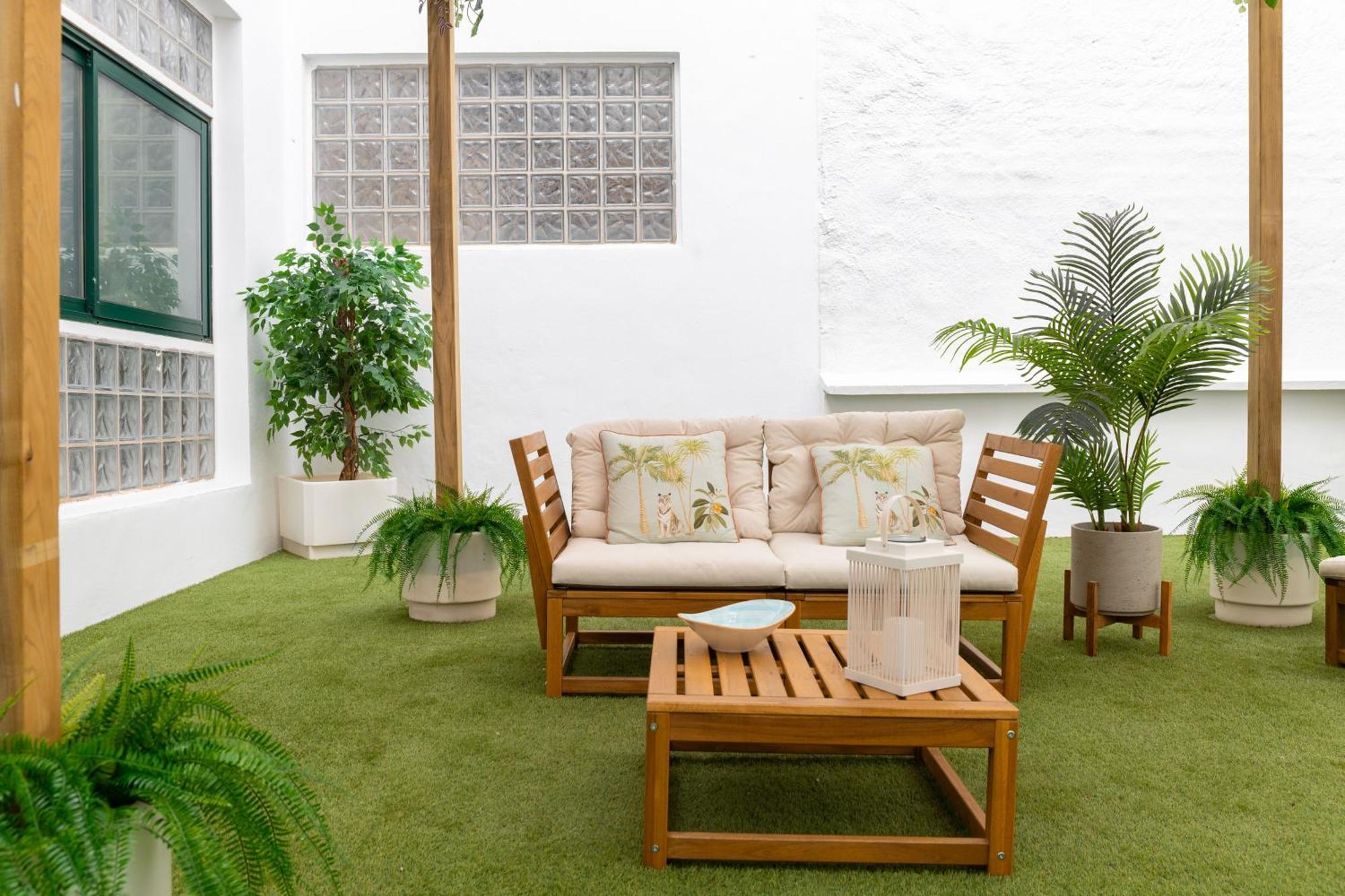 C30 Deluxe Studio With Terrace Into Cathedral Square Apartment Malaga Bagian luar foto