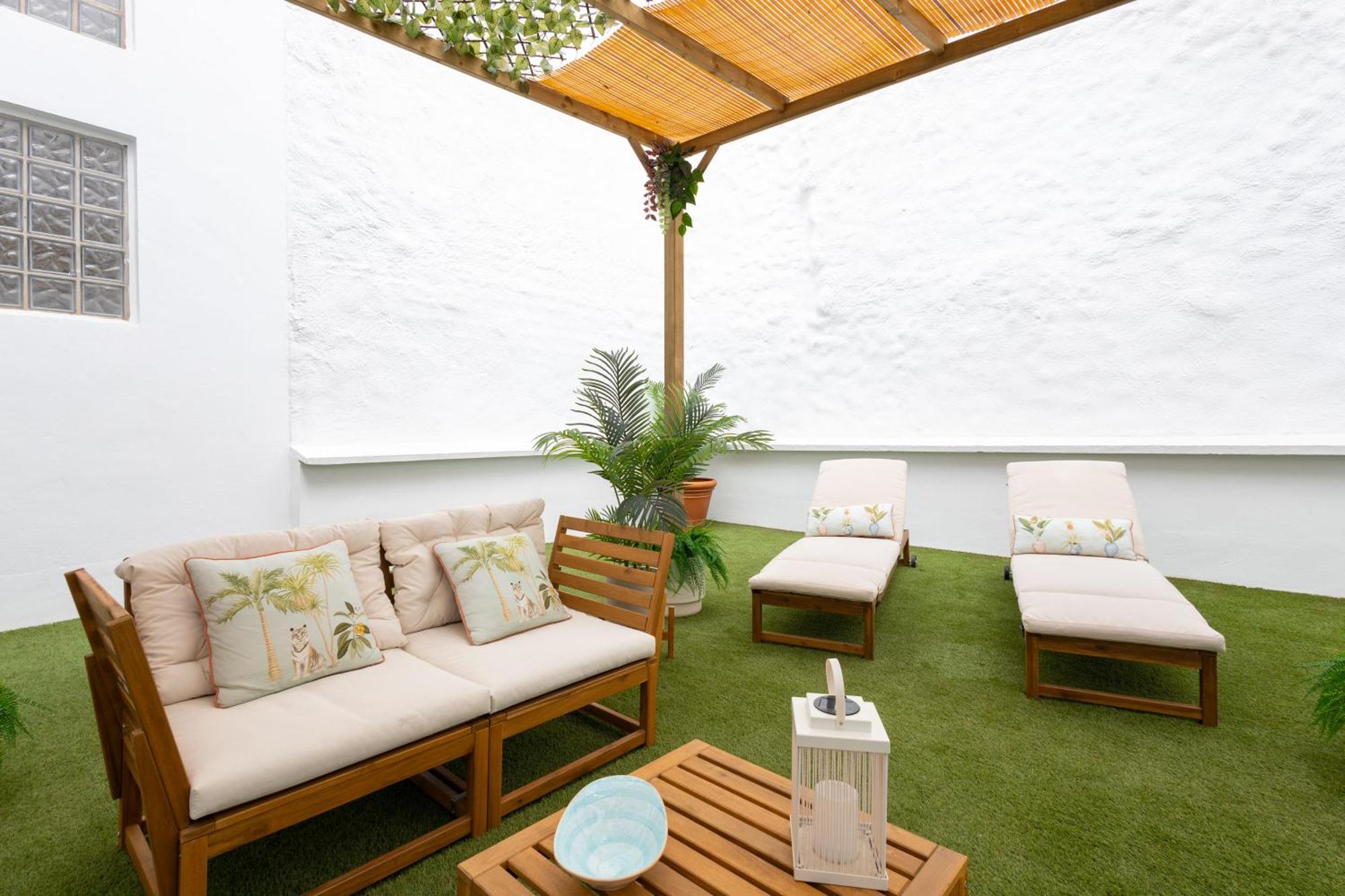 C30 Deluxe Studio With Terrace Into Cathedral Square Apartment Malaga Bagian luar foto